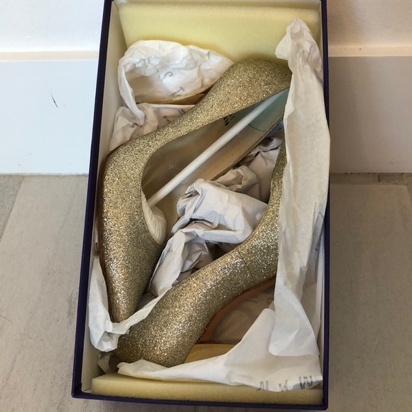 Brand new gold glitter Stuart Weitzman pumps - Picture 2 of 6